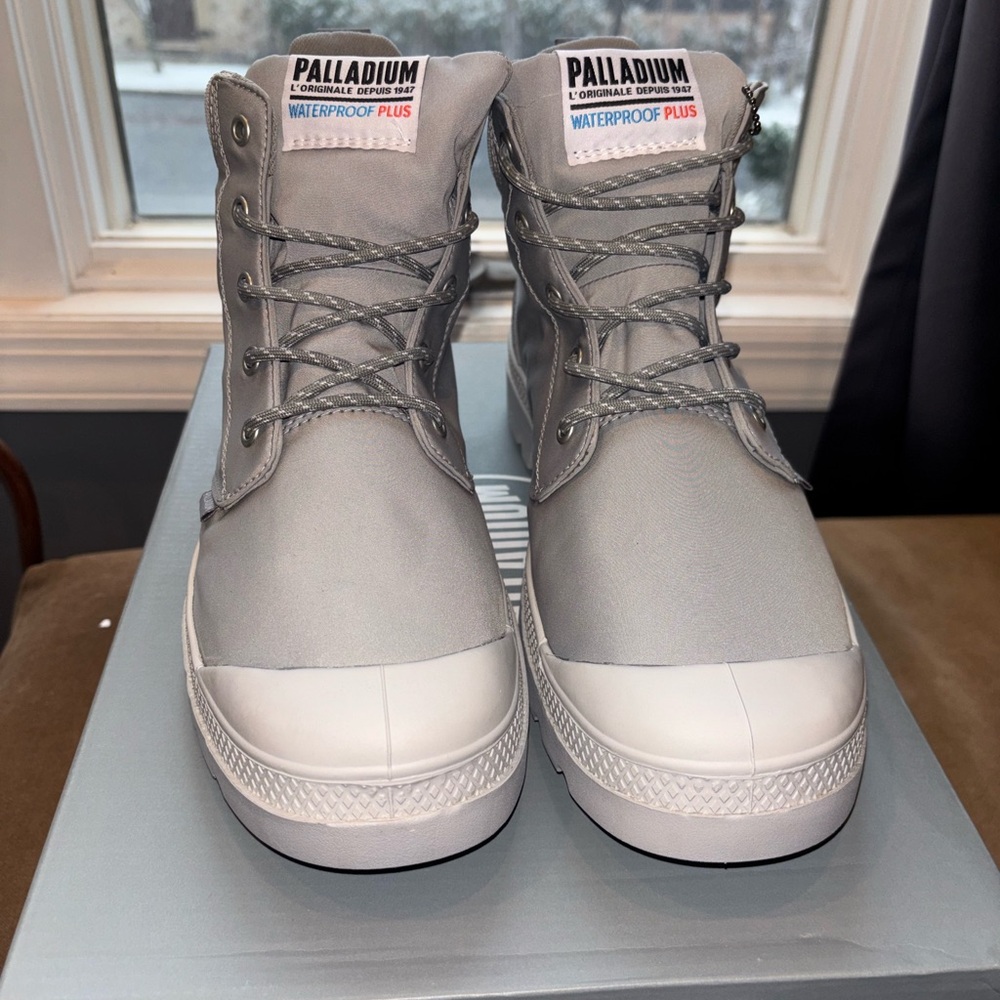 Palladium Gray and White Men's Boots